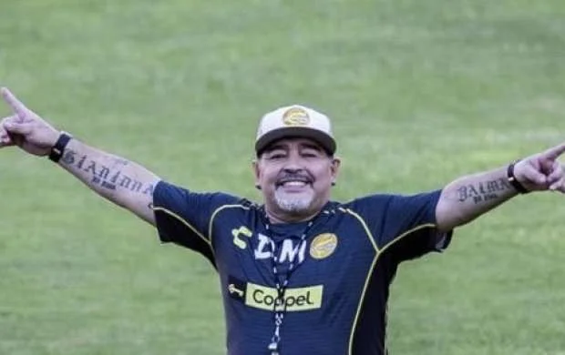 Maradona ilk qələbəsini belə qeyd etdi - VİDEO 