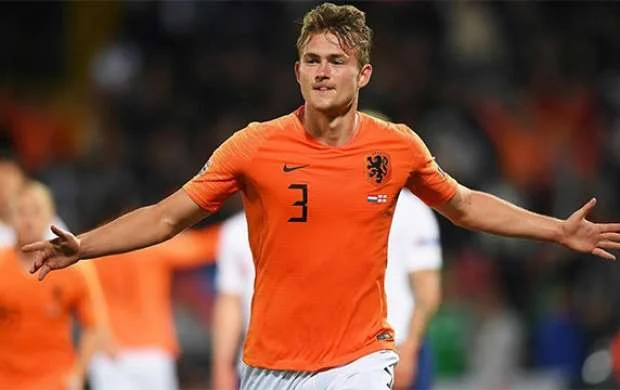 20 yaşlı futbolçudan rekord 