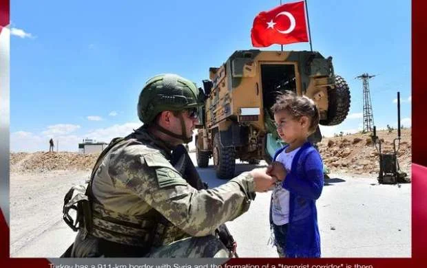 Türk futbolçu terroru dəstəkləyən həmkarına dərs verdi - FOTO 