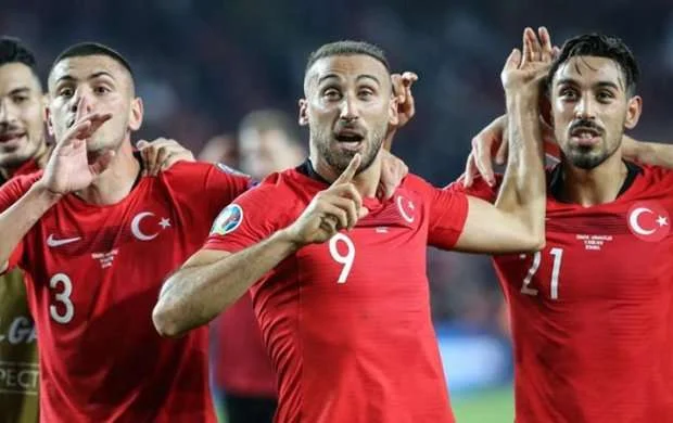 Türkiyə son dəqiqə qoluna sevindi - VİDEO 