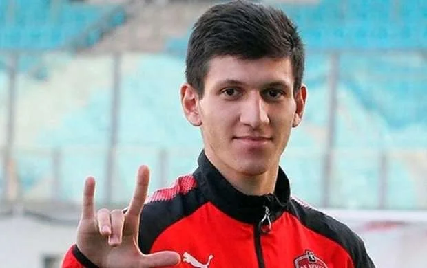 Kamran dubl, komandası darmadağın etdi 
