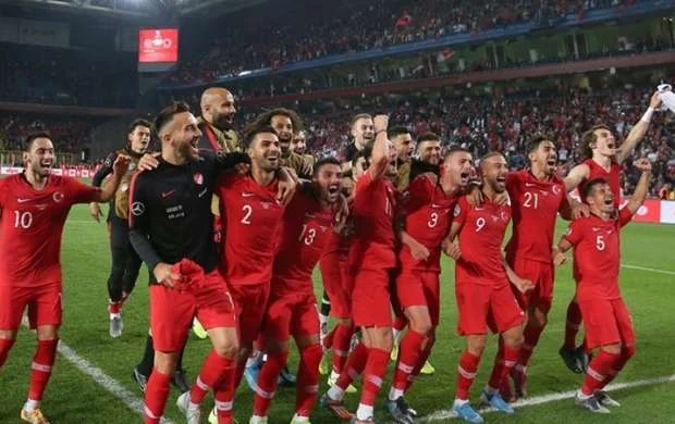 Türkiyə millisində ağır itkilər 