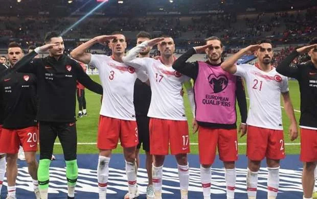 UEFA "əsgər salamı"na görə intizam işi açdı 