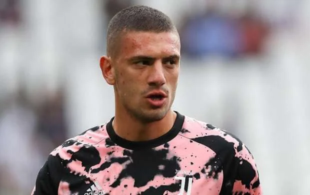“Mançester Yunayted”dən türk futbolçuya 30 milyonluq təklif 