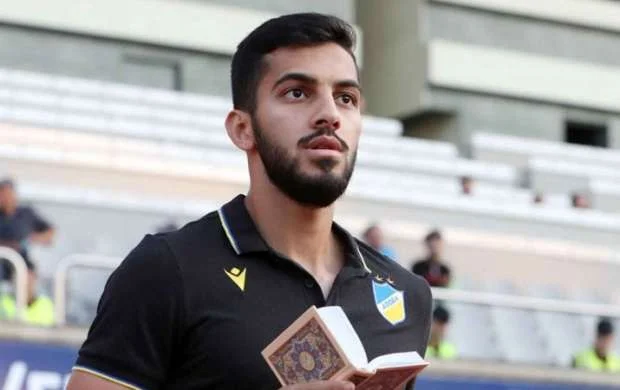 APOEL-in baş məşqçisi ilə futbolçusu arasında insident 