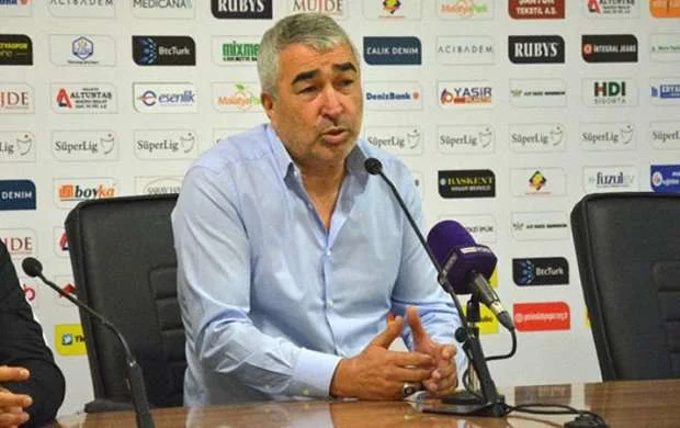 Super Liqada baş məşqçi istefası 