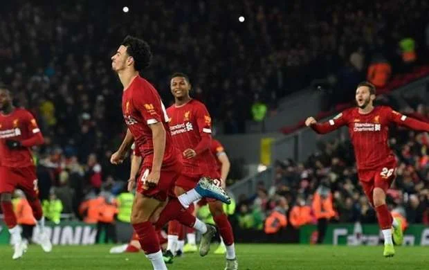 "Enfild"də futbol şousu: 10 qol, 9 penalti - VİDEO 