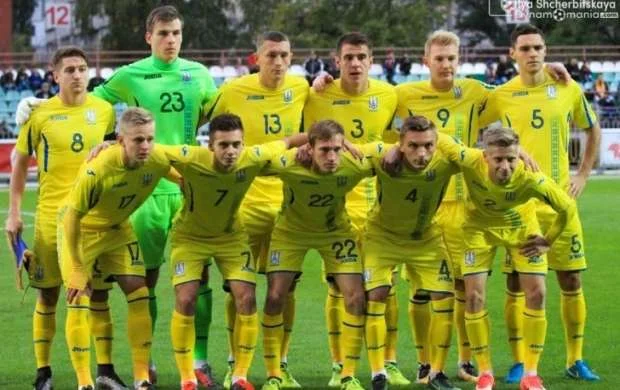 Ukrayna millisi Azərbaycana 2 forvardla gəlir 