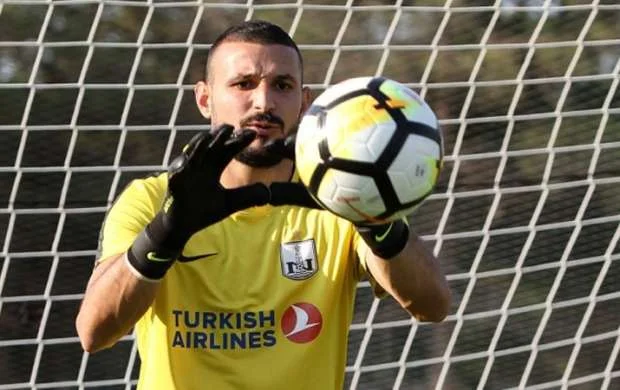Səlahət Ağayev “Neftçi”də “50”yə çatdı 
