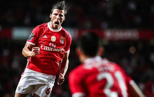 "Mançester Siti"dən 22 yaşlı futbolçuya 100 milyon avro 