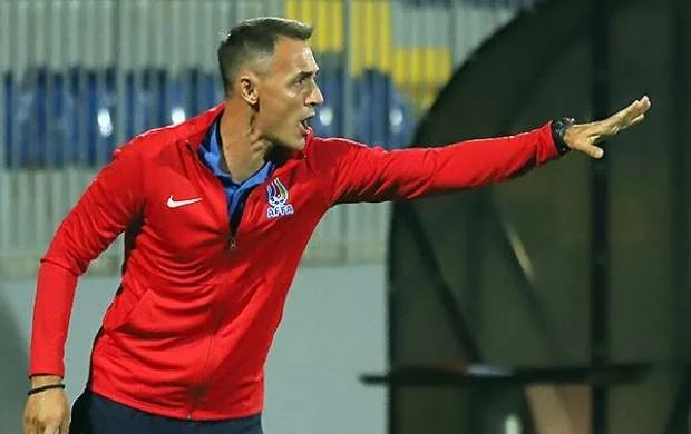 Milan Obradoviç: "İkinci mərtəbə"də istənilən səviyyədə ola bilmirik" 