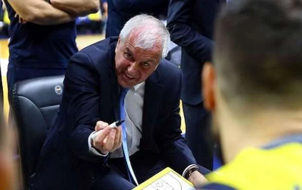 "Fənərbaxça"nın baş məşqçisi oyunçularını küçə söyüşləri ilə təhqir etdi 