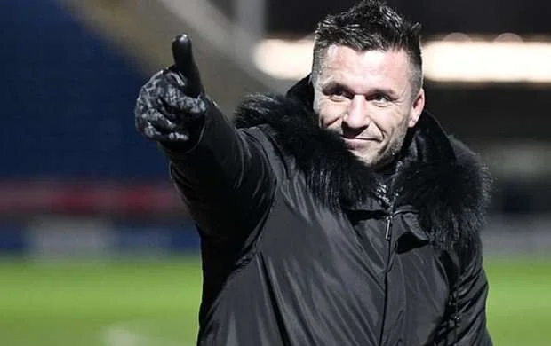 Milyonçu futbol klubunu satın aldı, özünü baş məşqçisi elan etdi 
