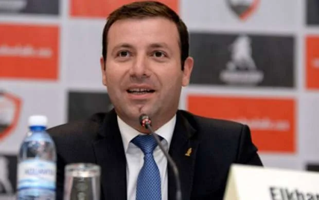 Diplomatik gülüş, yoxsa süni tənqid? 