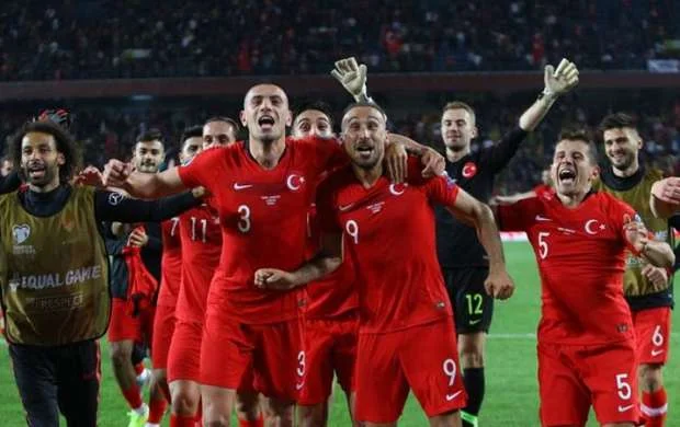Türk futbolçuya 67 milyonluq təklif 