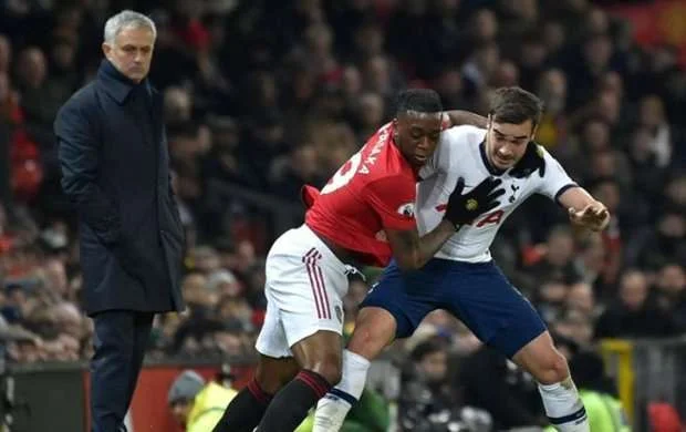 Mourinyo sabiq komandasına uduzdu - VİDEO 