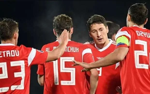 Rusiya futbolçuları "DÇ-2022"də neytral bayraq altında mübarizə aparmalıdı 