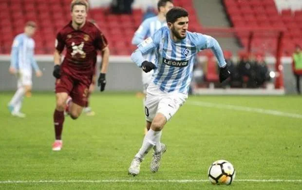 Azərbaycanlı futbolçu Rusiyada ayın ən yaxşısı seçildi 