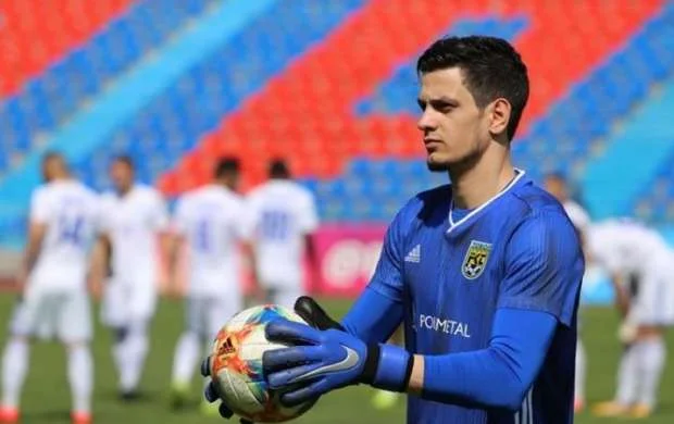 Azərbaycanlı futbolçu erməni məşqçiyə görə klubundan ayrılır 