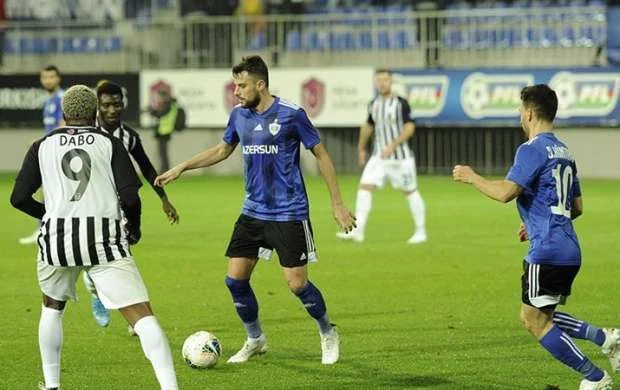 Azərbaycan Premyer Liqası: İlk yarıda neçə futbolçu oynayıb? 