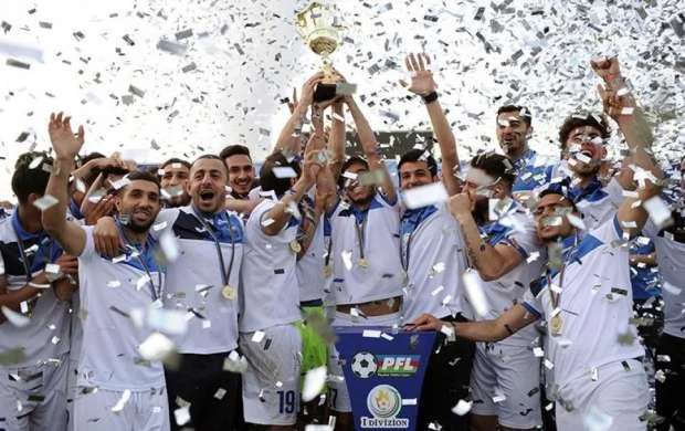 Azərbaycanlı futbolçu medalını satışa çıxardı – FOTO 