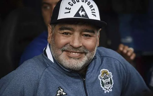 Maradona yadplanetlilər tərəfindən oğurlanıb 