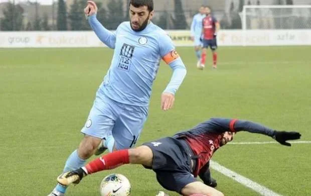 Rahid Əmirquliyev hansını seçəcək? 
