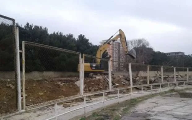 Azərbaycanda məşhur stadionu sökməyə başladılar 