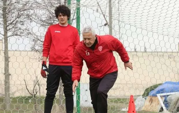Ukrayna klubu azərbaycanlı qapıçı üçün rəsmi təklif göndərdi 