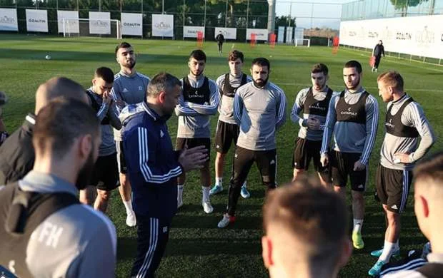 "Qarabağ”dan açıqlama: “Qurban Qurbanovun adından istifadə edilməsi yolverilməzdi!” 