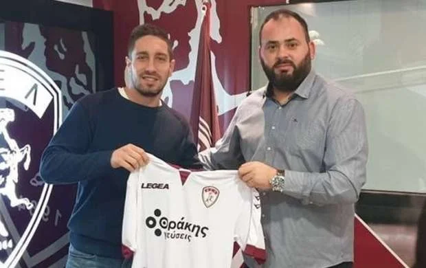 "Neftçi"nin sabiq futbolçusu Yunanıstan klubunda 