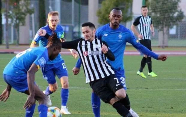 "Neftçi" Kiyev "Dinamo"suna yenildi 