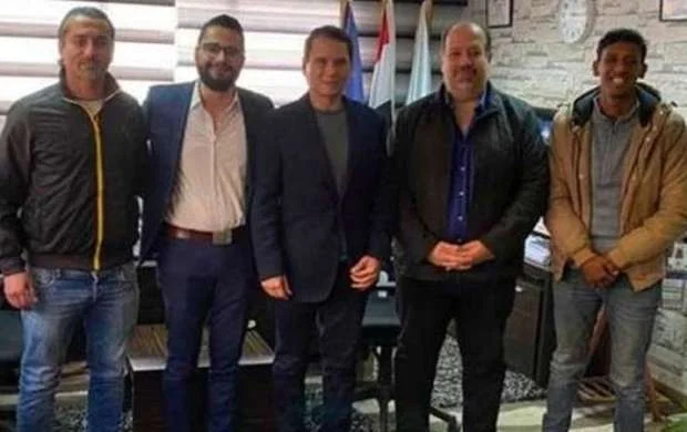 75 yaşlı futbolçu transfer etdilər 