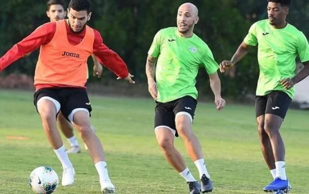 Almeyda debüt etdi, ilk qələbəsini qazandı 