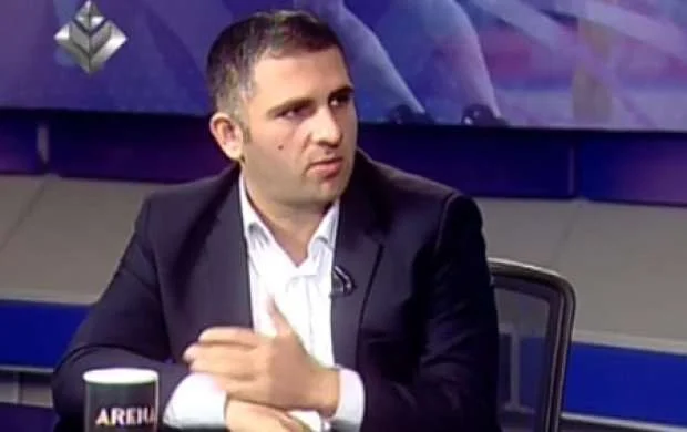 İdman jurnalistinin evinə basqınlar edilir: “Bu, ailəyə bir mesajdı" 