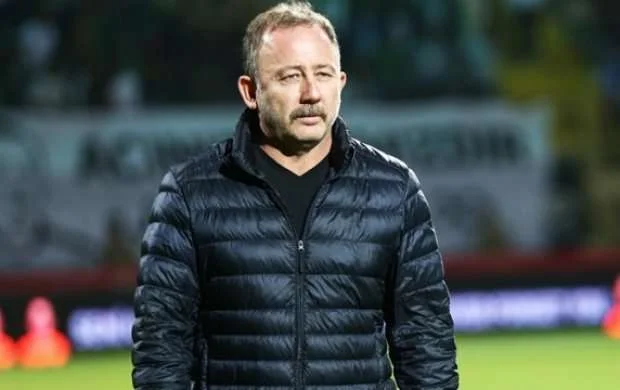 İstanbul nəhənginin yeni çalışdırıcısı rəsmən açıqlandı 
