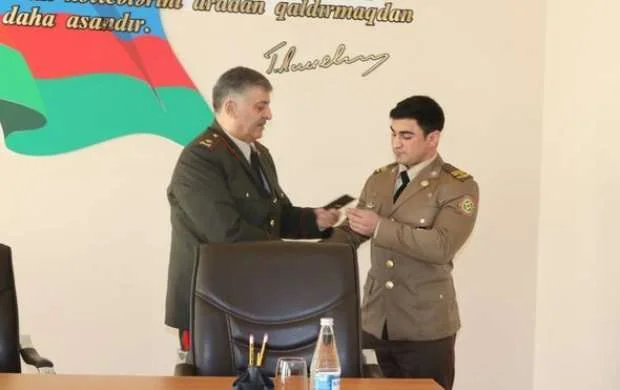 Dünya çempionumuza zabit rütbəsi verildi - FOTO 