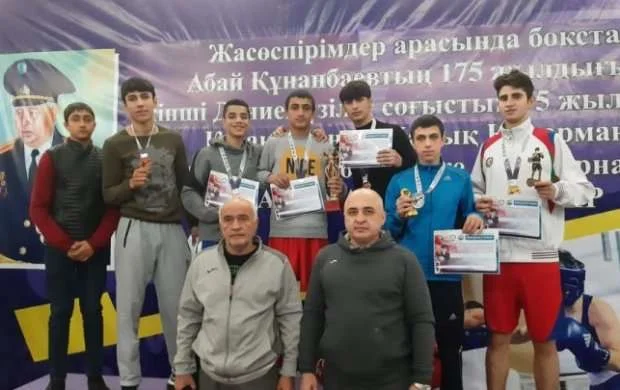 Boksçularımız Qazaxıstandan başıuca döndü 