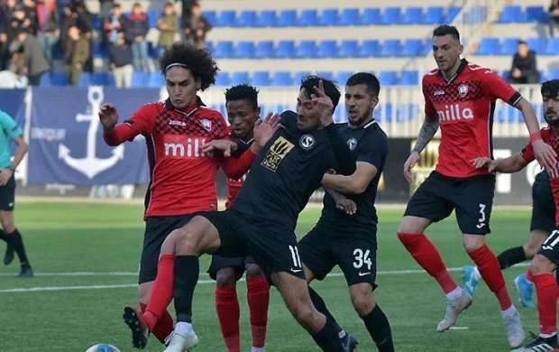 Rauf Əliyev: "Özlərini yuxarıdan aparırlar" 