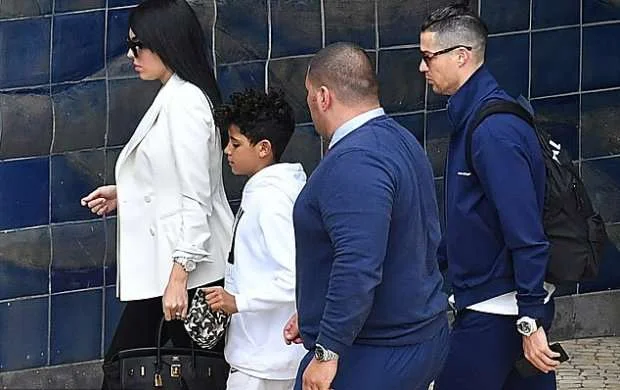 Ronaldu: "Anamın vəziyyəti stabildi" - FOTO 