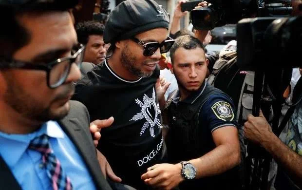 Ronaldinyo sərbəst buraxılıb 