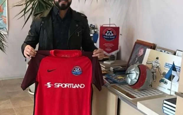 Nurlan Novruzovun komandası yarımfinala yüksəldi 