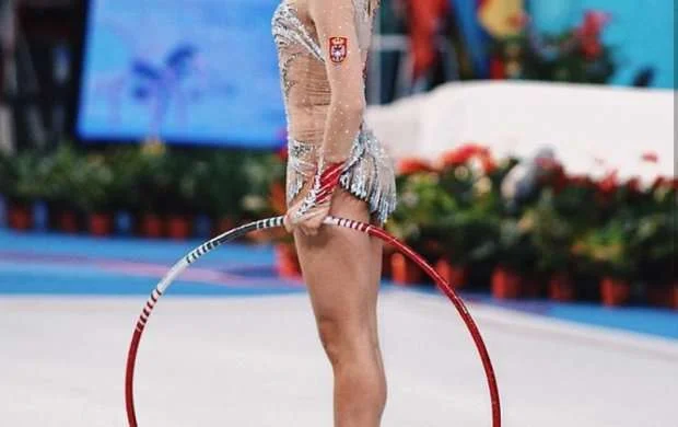 Gözəlliyi ilə bədii gimnastikaya rəng qatan Milaçiç - FOTOLAR 