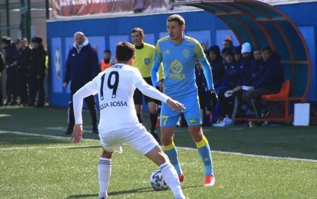 Daha bir qonşu ölkədə çempionat dayandırıldı 