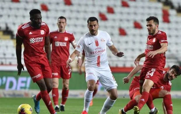 "Sivasspor" "Antalyaspor"la bacarmadı - VİDEO 
