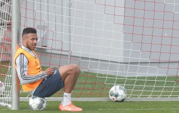 "Bavariya" bu futbolçularla yolları ayırır - SİYAHI 