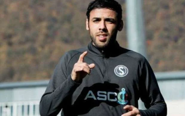 Futbolçumuz hava limanında qalıb - koronavirusa görə 