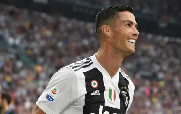 "Ronaldu anasının yanına getdiyini desə də..." 