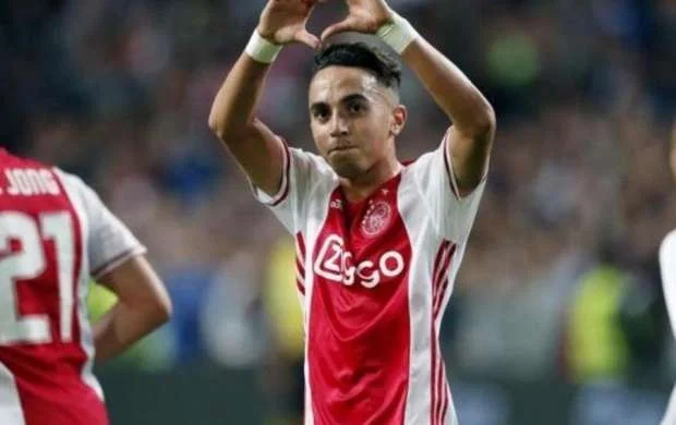 2 il 8 ay komada qalan futbolçu ayılıb 