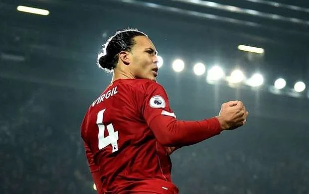 "Liverpul"un əfsanələrindən biri olmaq istəyirəm" - Van Deyk 